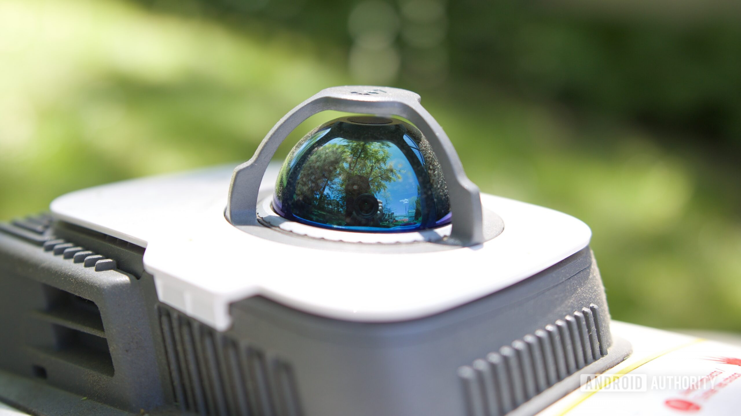 Sensor LiDAR no Mammotion LUBA 3 AWD.