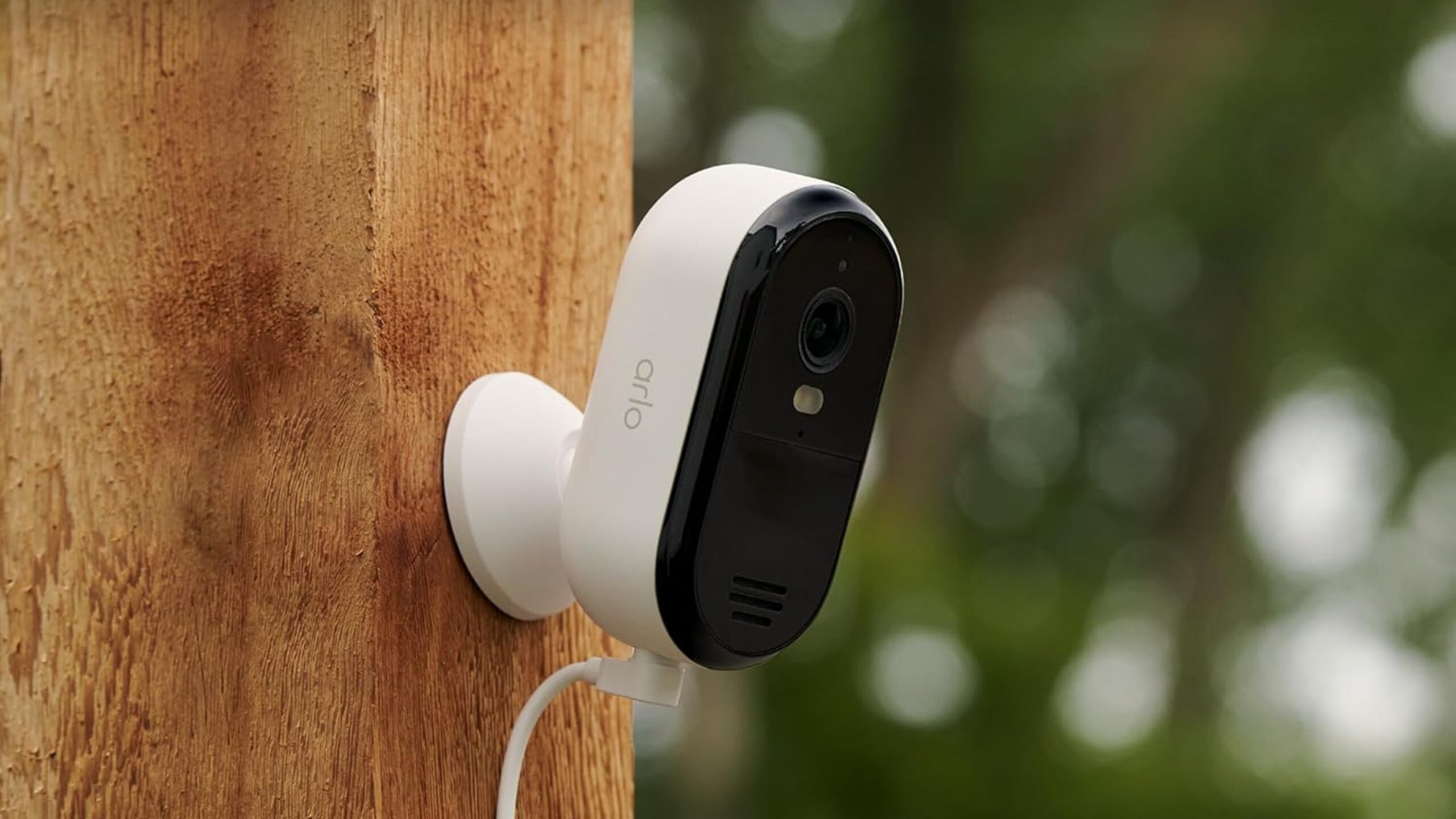 Arlo Essential Security Camera 2K 2025 Imagem de imprensa Arlo Essential Security Camera 2K 2025 é uma pechincha do Prime Day.