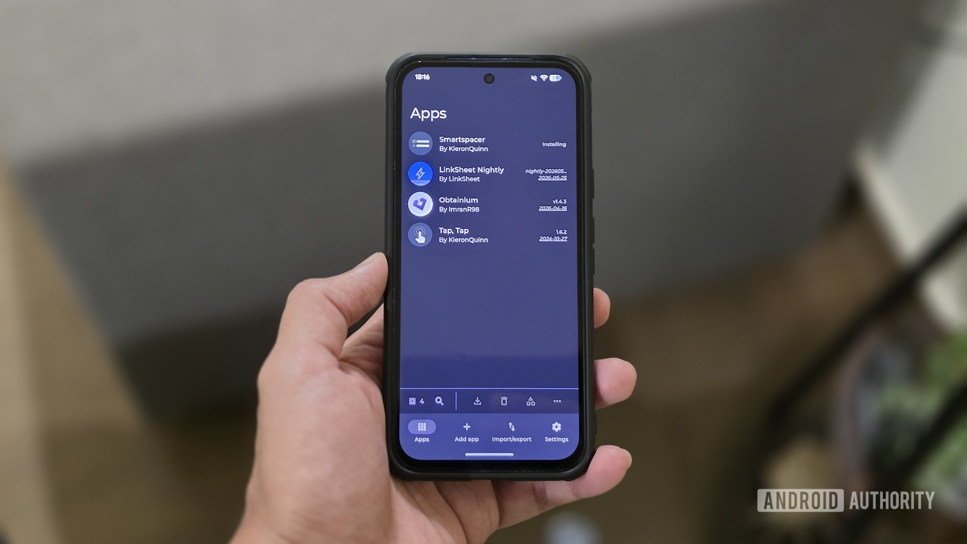 aplicativo android getium 1 Uma atualização de aplicativo em andamento no aplicativo Obtainium em um telefone Android.