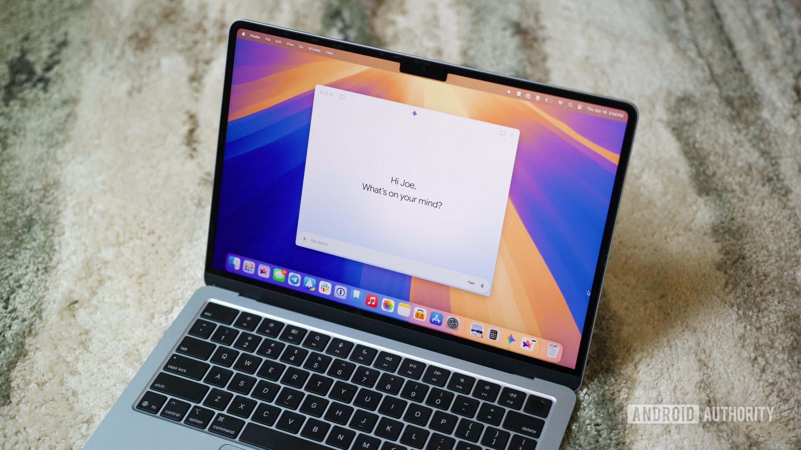 O aplicativo Gemini rodando em um MacBook.