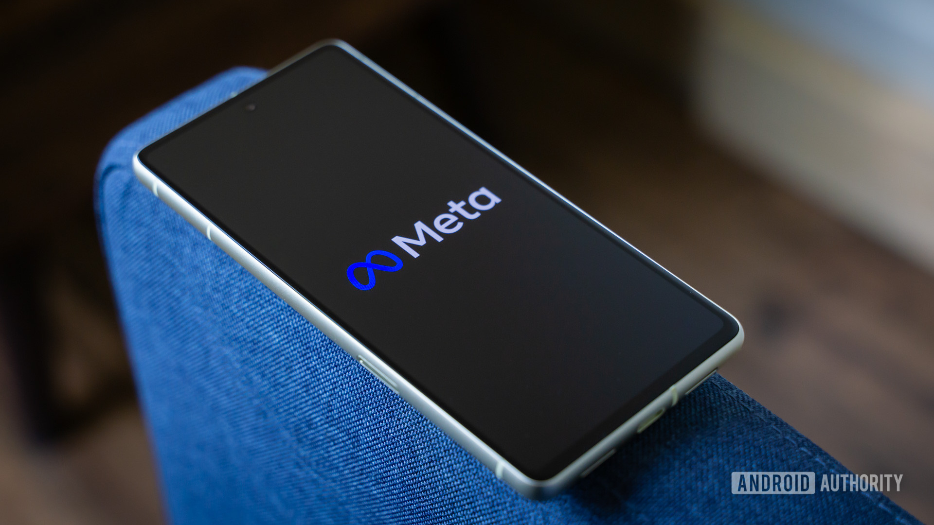 Foto stock do meta logo no smartphone (5)