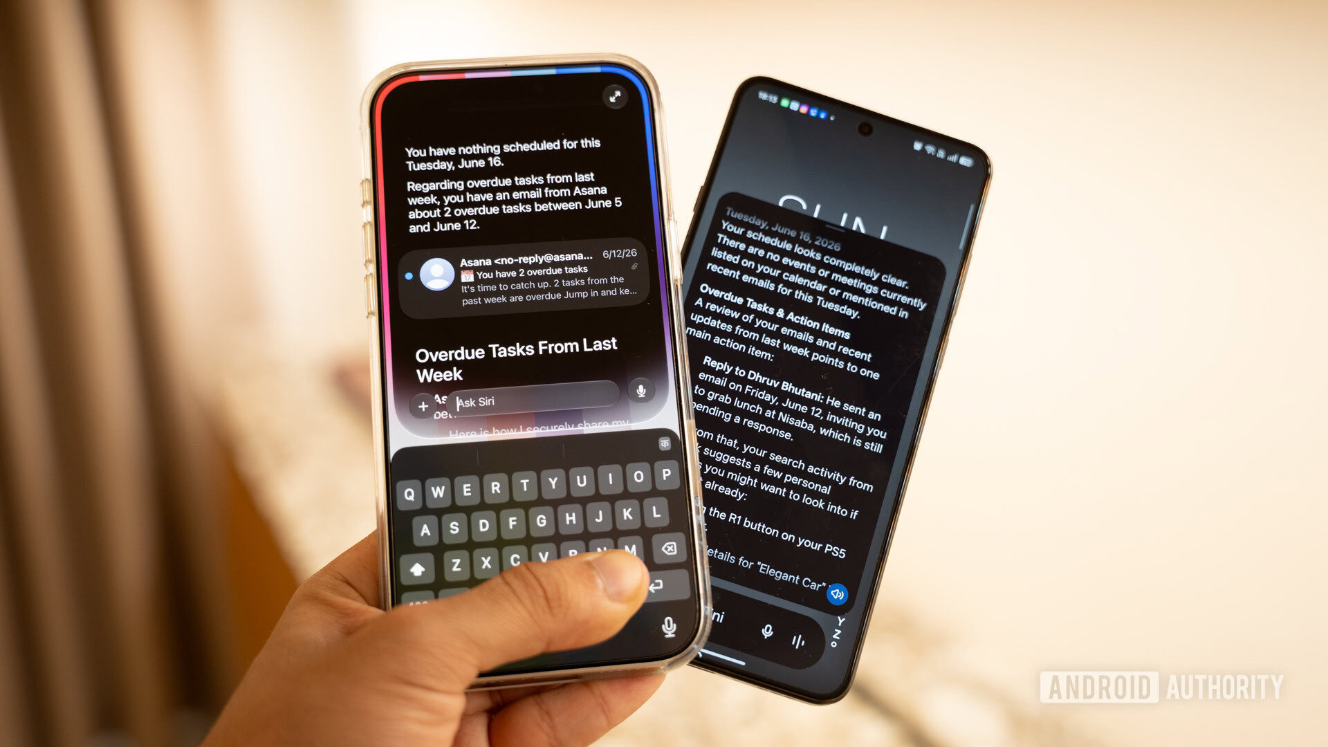 Siri AI e Gemini correndo um ao lado do outro.