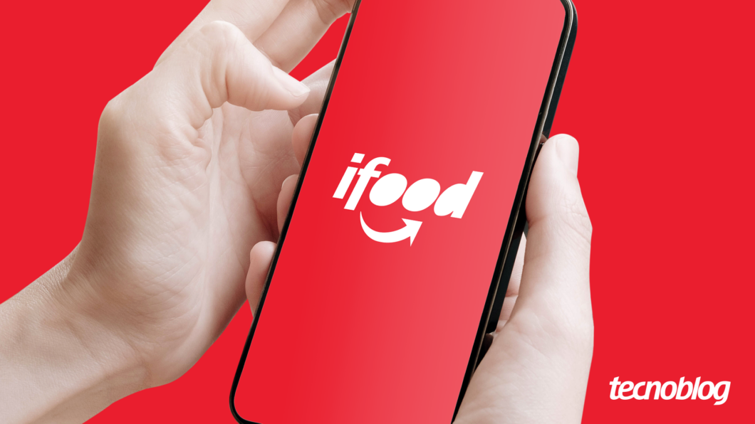 Ilustração de celular na mão com o logo do iFood na tela