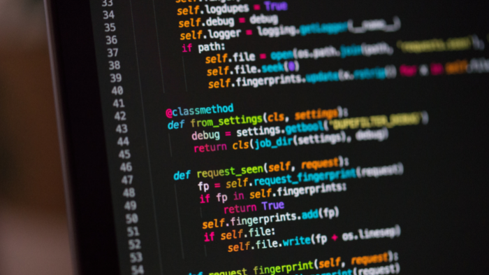 Low code é a fuga das linguagens complexas (Imagem: Chris Ried/Unsplash)